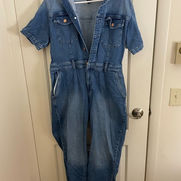GAP Denim Jumpsuit Short Sleeve Button Front Utility One Piece - Picture 2 of 5